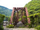 武庫川渓谷・廃線跡。漆黒のトンネルと古い枕木の一本道。雄々しい渓谷の巨岩と水の流れ。一度は訪れたい関西のハイキングスポット